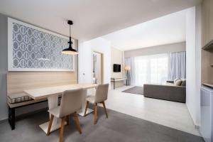 Radisson Blu Residences, Saidia的电视和/或娱乐中心