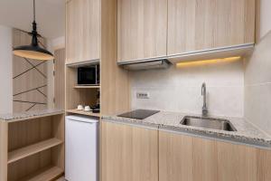 Radisson Blu Residences, Saidia的厨房或小厨房
