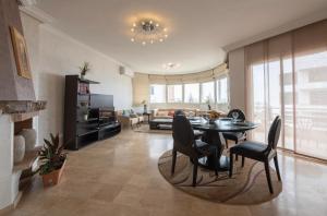 Posezení v ubytování Cosy Apartment 200 M2 Hay Ryad Rabat