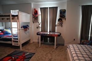基西米的住宿－Luxurious 8-Room Oasis near Disney，相簿中的一張相片