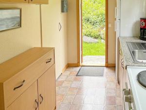 Kuchyň nebo kuchyňský kout v ubytování 4 star holiday home in KARLSHAMN-By Traum