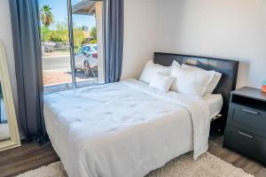 VegasZen Getaway Airport Prime Estate