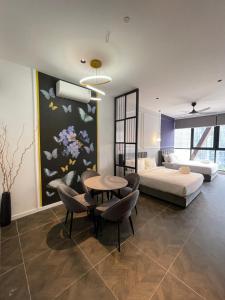 Scarletz Suites KLCC by Rainbow Tree