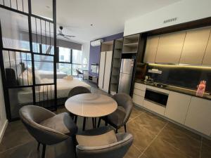 Scarletz Suites KLCC by Rainbow Tree