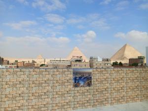 Foto dalla galleria di Ahmose Pyramids view inn a Il Cairo