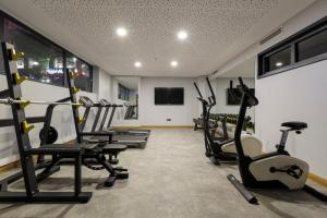 Academia e/ou comodidades em Ramada Encore by Wyndham Istanbul Sisli mais 37 fotos
