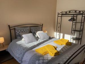 Posteľ alebo postele v izbe v ubytovaní Parking privé gratuit, balcon, 2 chambres