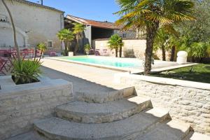 Πισίνα στο ή κοντά στο Maison avec piscine et jacuzzi