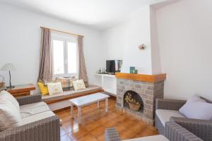 Posezení v ubytování Villas Nord & Sud 83AB, Son Bou By MENORCARENTALS