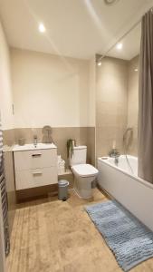 Koupelna v ubytování Homestyle Welwyn Garden City Apartment