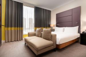 Postel nebo postele na pokoji v ubytování Hilton London Wembley