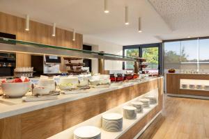 Wyndham Residences Alvor Beach的厨房或小厨房