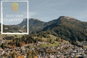 Nespecifikovaný výhled na hory nebo výhled na hory při pohledu z hotelu