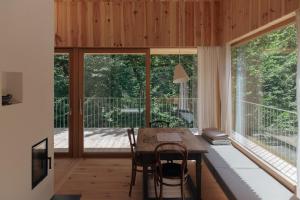 Balkón nebo terasa v ubytování baumhaus buchengrün