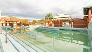 Bazén v ubytovaní Thermal Hotel Mosonmagyarovar alebo v jeho blízkosti