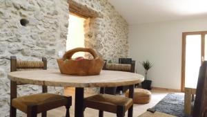 Posezení v ubytování GÎTE 3* SAINT GUILHEM LE DESERT CHEZ MARIUS