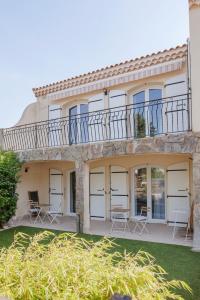 En balkon eller terrasse på Le Solaret Famille