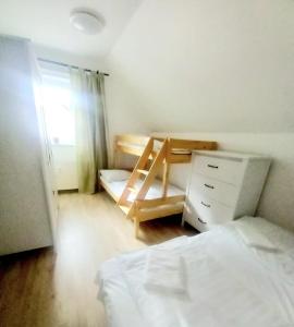 Fotografie z fotogalerie ubytování APARTMÁNY za SNĚŽNÍKEM v destinaci Dolní Morava