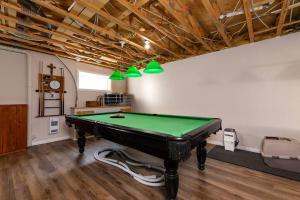 Τραπέζι μπιλιάρδου στο Spacieux chalet 4CH - Salon, billard, foyer et VUE