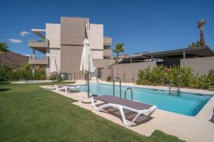 Bazén v ubytování Sunny Valley Golf, Amazing Views & Pool nebo v jeho okolí