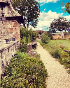Ogród w obiekcie Chateau de Cours