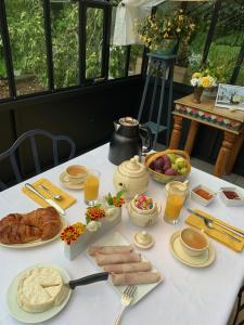 Pilihan sarapan tersedia untuk tetamu di Le Petit Manoir
