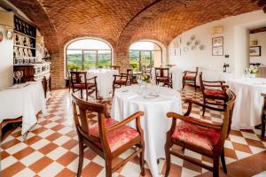 מסעדה או מקום אחר לאכול בו ב-Locanda Del Pilone