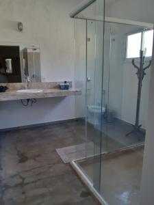 Un baño de Morada do Ipê Pousada