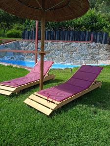 Bazén v ubytování Quinta dos Campos - Apartamento 1 nebo v jeho okolí