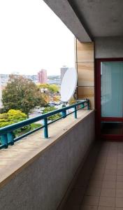 Μπαλκόνι ή βεράντα στο Apartment 'ACTIVE LIFE' - Hockey, Football and Basketball stadium, VIVO Shopping center - parking and air conditioned