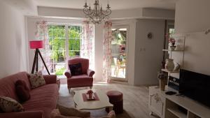 TV a/nebo společenská místnost v ubytování Villa AJ7 Sarajevo