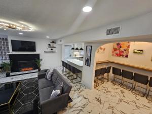 Imagem da galeria de Duplex walk To Lake Eola Orlando Sleeps 8 - Monthly Stays em Orlando