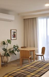 Lorne Surf Apartments的休息区