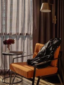 バンコクにあるPublic House Hotel - Sukhumvit 31の椅子