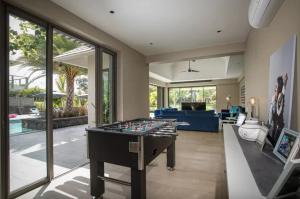 Πινγκ πονγκ στο Villa Nénuphar Mauritius with Butler and private Cook ή εκεί κοντά