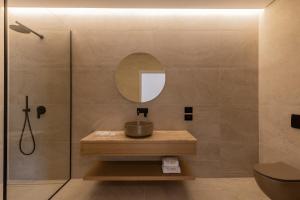 Vannituba majutusasutuses BEYOND A Luxury Boutique Hotel
