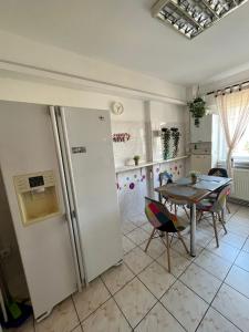 Η κουζίνα ή μικρή κουζίνα στο Picadilly Apartment +6 φωτογραφίες