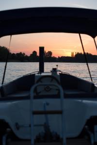 Widok na rzekę nieopodal tego domu wakacyjnego