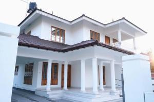Marble Mansion Homestay