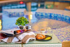 Piscina en o cerca de Retaj Al Rayyan