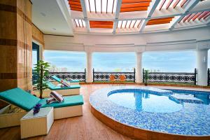 Piscina en o cerca de Retaj Al Rayyan