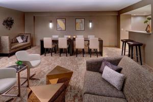 Posezení v ubytování Chicago Marriott Southwest at Burr Ridge