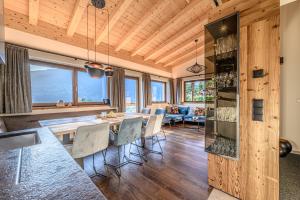 Posezení v ubytování Chalets & Apartments Wachterhof