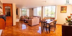 Posezení v ubytování SSAMANA MARÍA APARTMENT 202