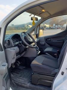 Blick auf das Innere eines Autos in der Unterkunft Marty's Campervan in Adliswil