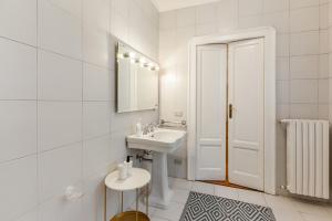 Un baño de Easylife - Fantastico rifugio nel cuore di Brera 16 fotos más