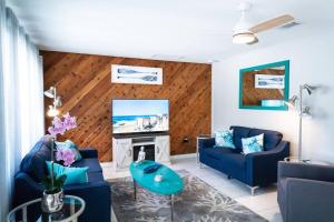 Istumisnurk majutusasutuses Coral Cottage pool gas firepit a 2bed 2bth sleeps 6