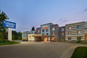 a rendering of the front of a hotel at Fairfield Inn & Suites by Marriott Barrie in Barrie