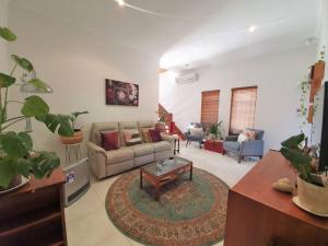 Posezení v ubytování Eden on Young Street