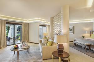 Posezení v ubytování Royal Palm Beachcomber Luxury